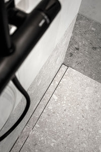 Purus Line Premium 700, nagyon csekély 59 mm szerkezeti magasságú folyóka, Ø 50 mm-es vízszintes kifolyócsonkkal