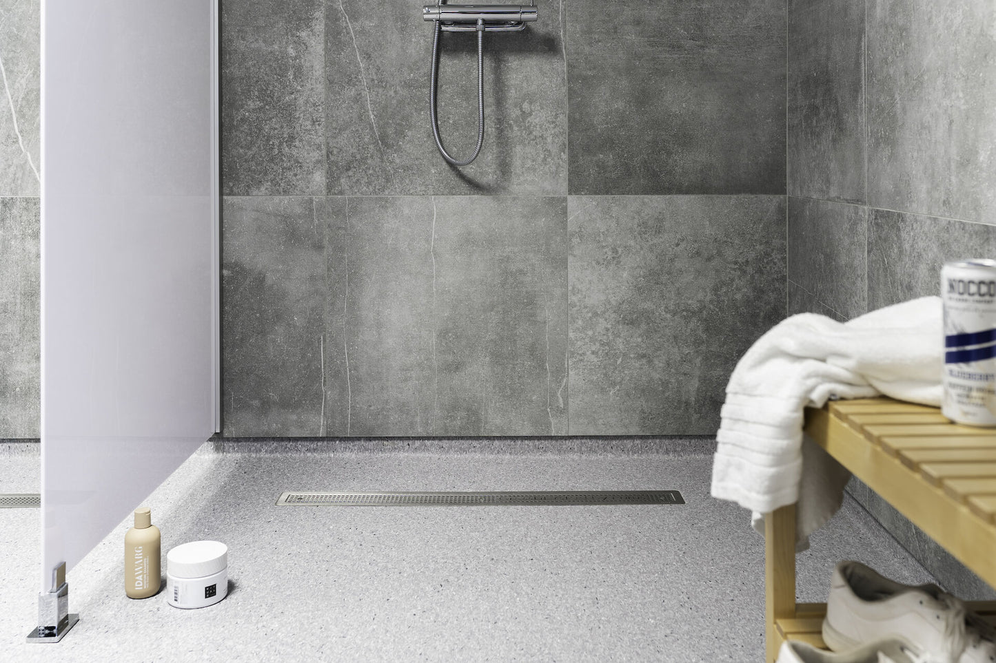 Purus Line Vinyl Plus 600, 83 mm szerkezeti magasságú folyóka, Ø 50 mm-es vízszintes kifolyócsonkkal